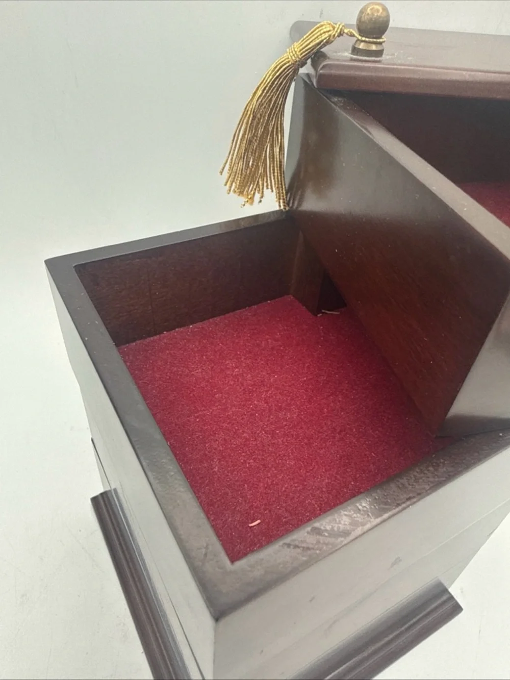 VTG 1996 The Bombay Company swivel mahogany wood 4 swivel drawer jewelry Box